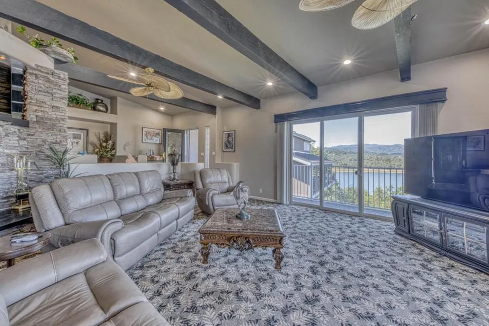 8213 Bass Point Bradley, CA 93426
