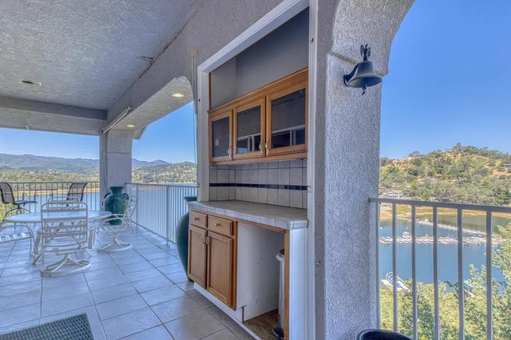 8213 Bass Point Bradley, CA 93426