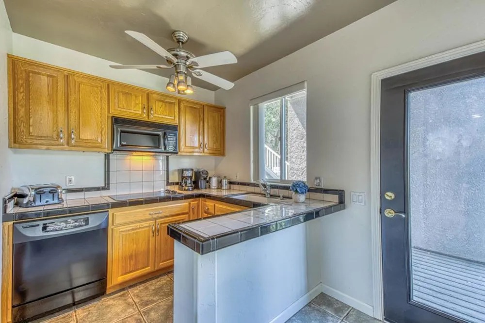 8213 Bass Point Bradley, CA 93426