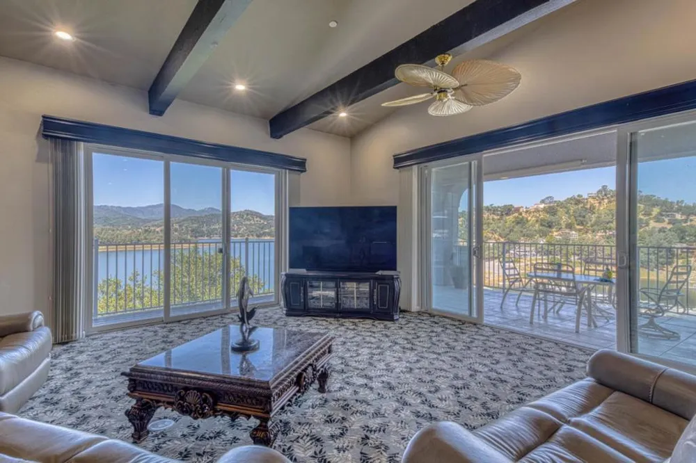 8213 Bass Point Bradley, CA 93426
