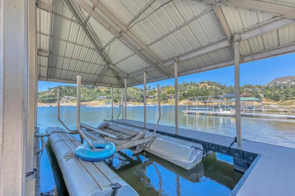 8213 Bass Point Bradley, CA 93426