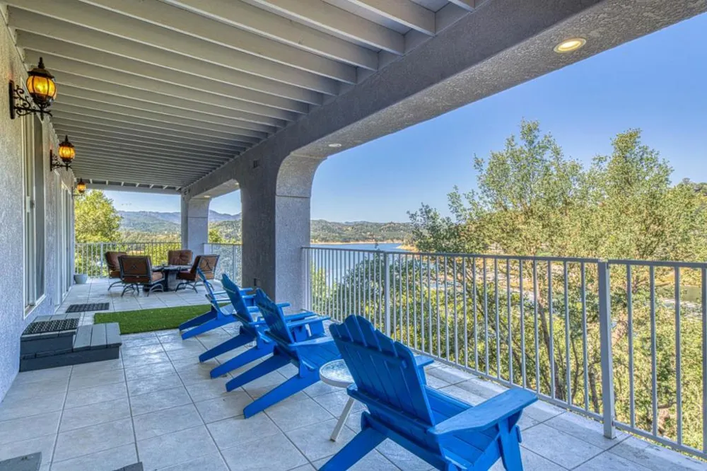 8213 Bass Point Bradley, CA 93426
