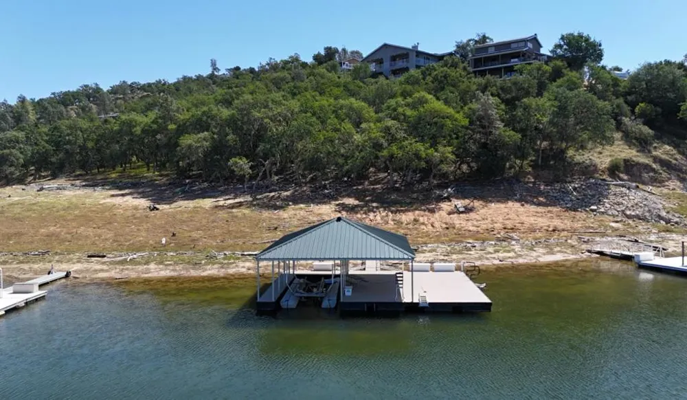 8213 Bass Point Bradley, CA 93426