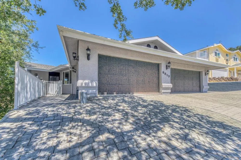 8213 Bass Point Bradley, CA 93426