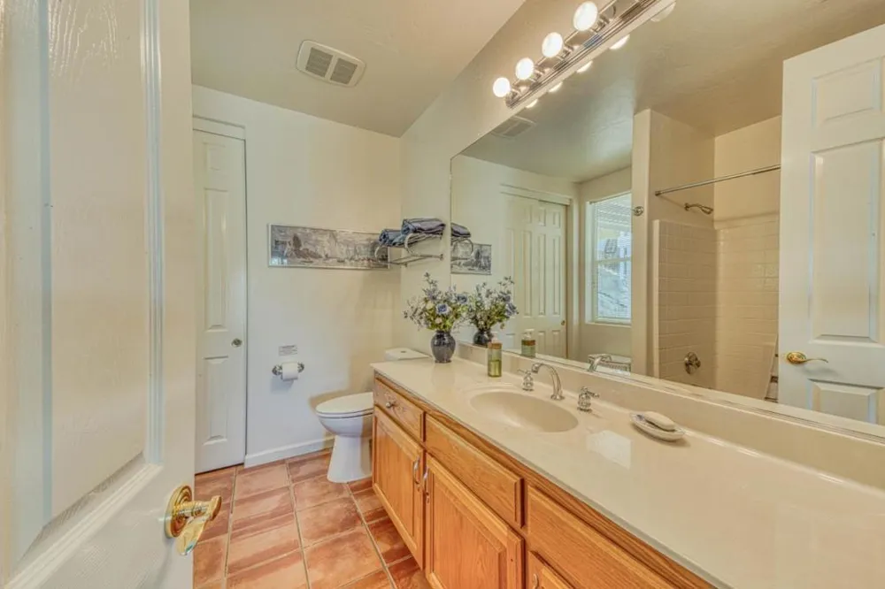 8213 Bass Point Bradley, CA 93426
