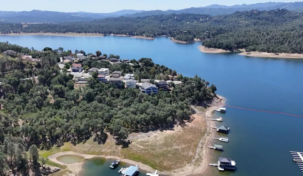 8213 Bass Point Bradley, CA 93426