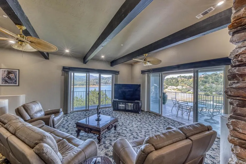8213 Bass Point Bradley, CA 93426