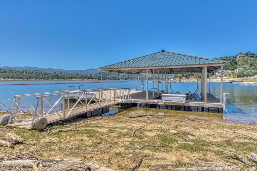 8213 Bass Point Bradley, CA 93426