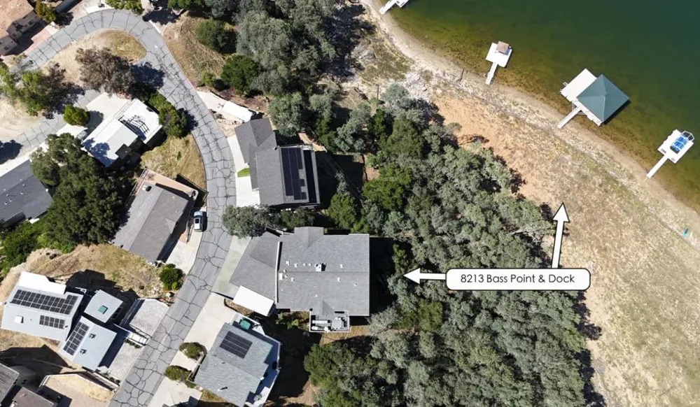 8213 Bass Point Bradley, CA 93426