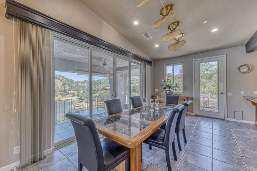 8213 Bass Point Bradley, CA 93426