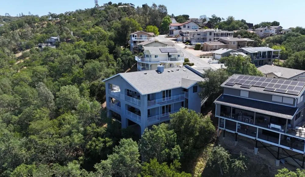 8213 Bass Point Bradley, CA 93426