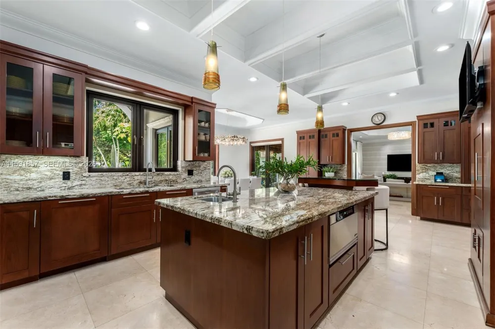 12575 Pine Needle Ln Pinecrest, FL 33156