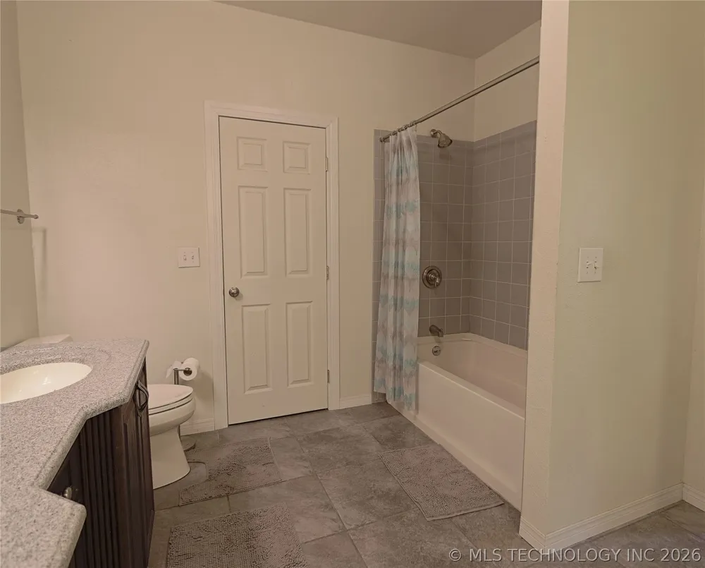 13544 Shoreline Drive Hulbert, OK 74441