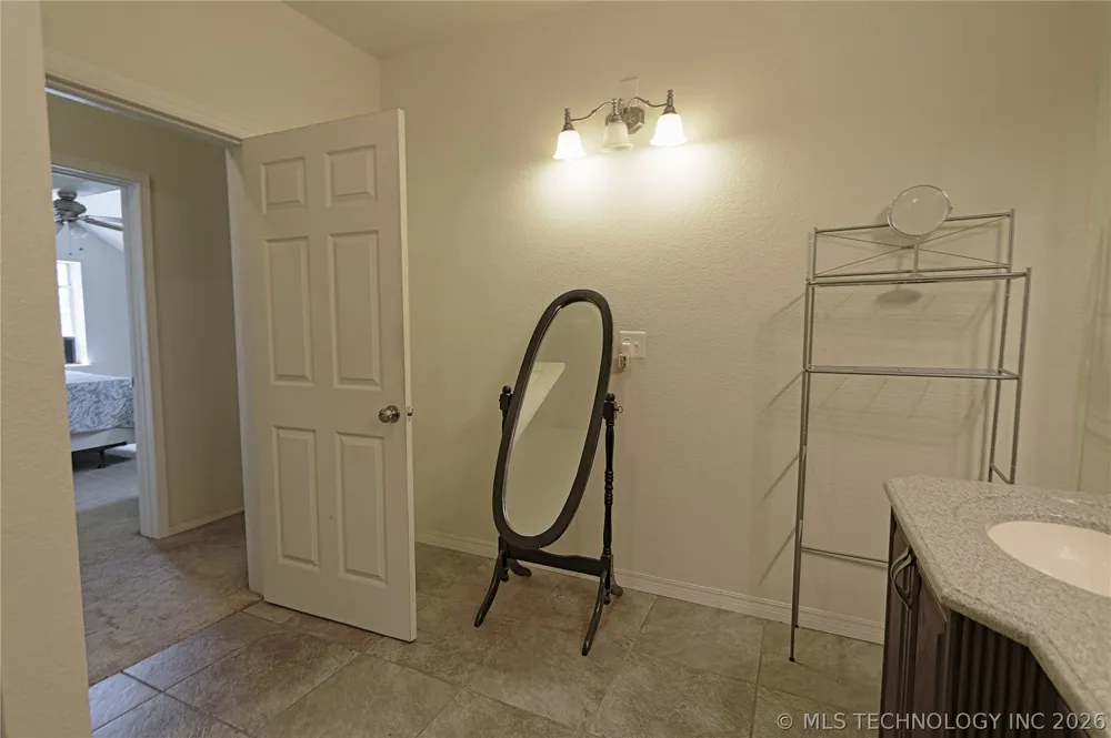 13544 Shoreline Drive Hulbert, OK 74441