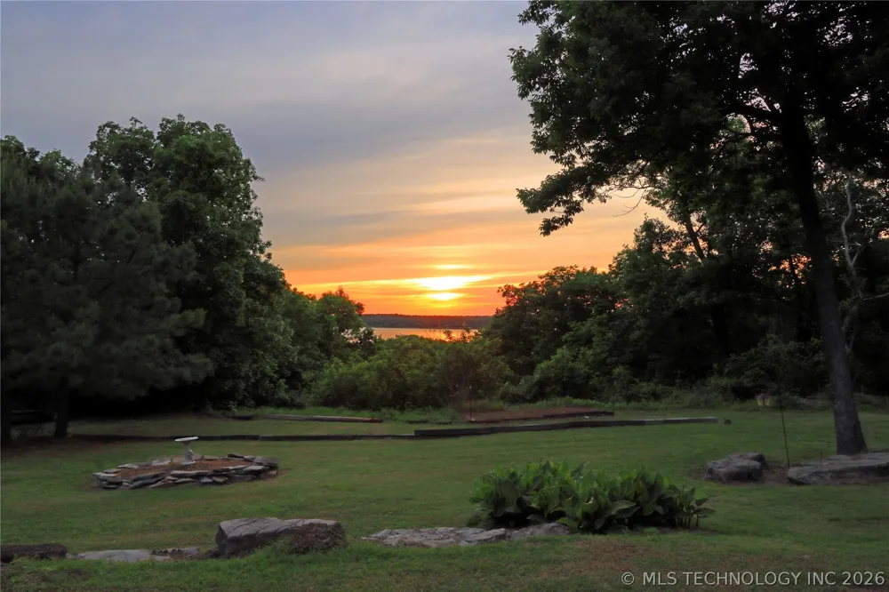13544 Shoreline Drive Hulbert, OK 74441