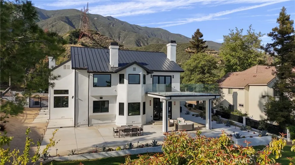 9077 Reales Street Alta Loma, CA 91737