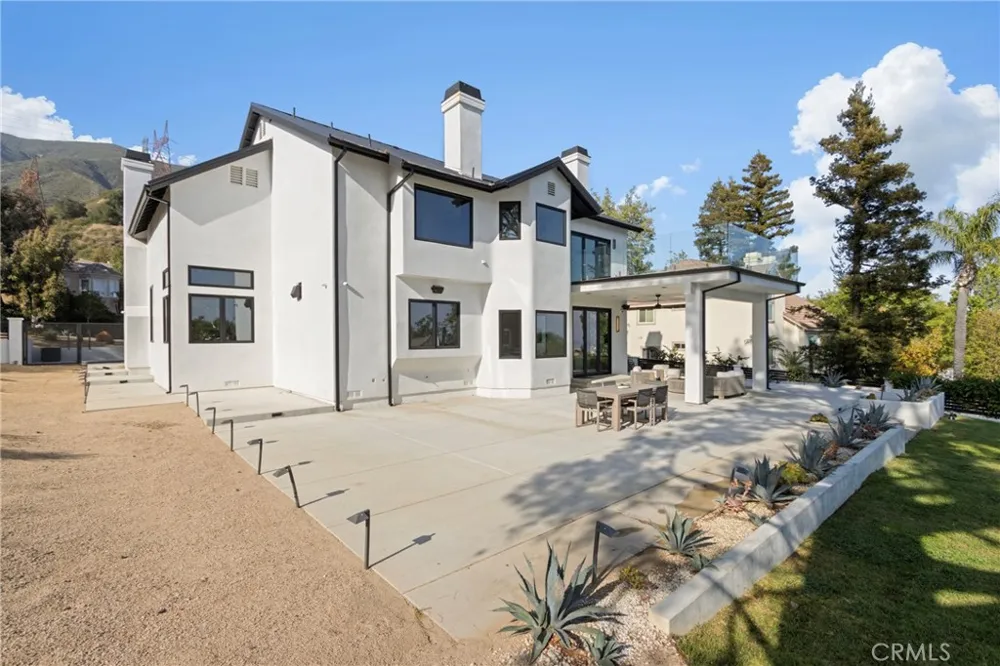 9077 Reales Street Alta Loma, CA 91737