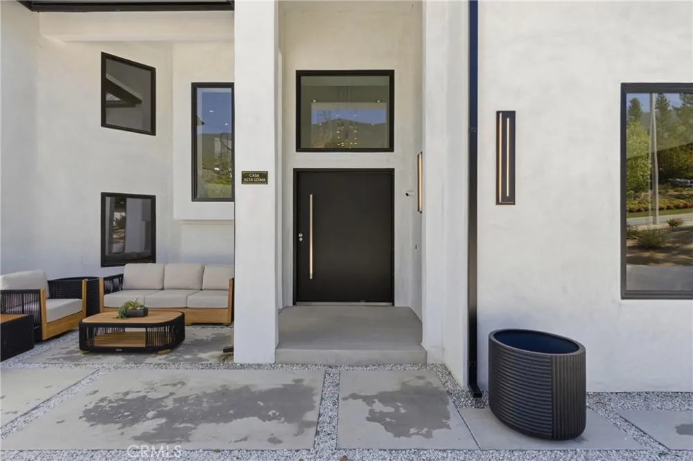 9077 Reales Street Alta Loma, CA 91737