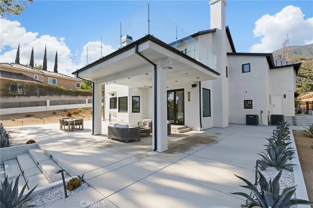 9077 Reales Street Alta Loma, CA 91737