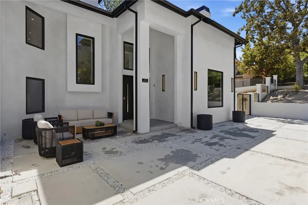 9077 Reales Street Alta Loma, CA 91737