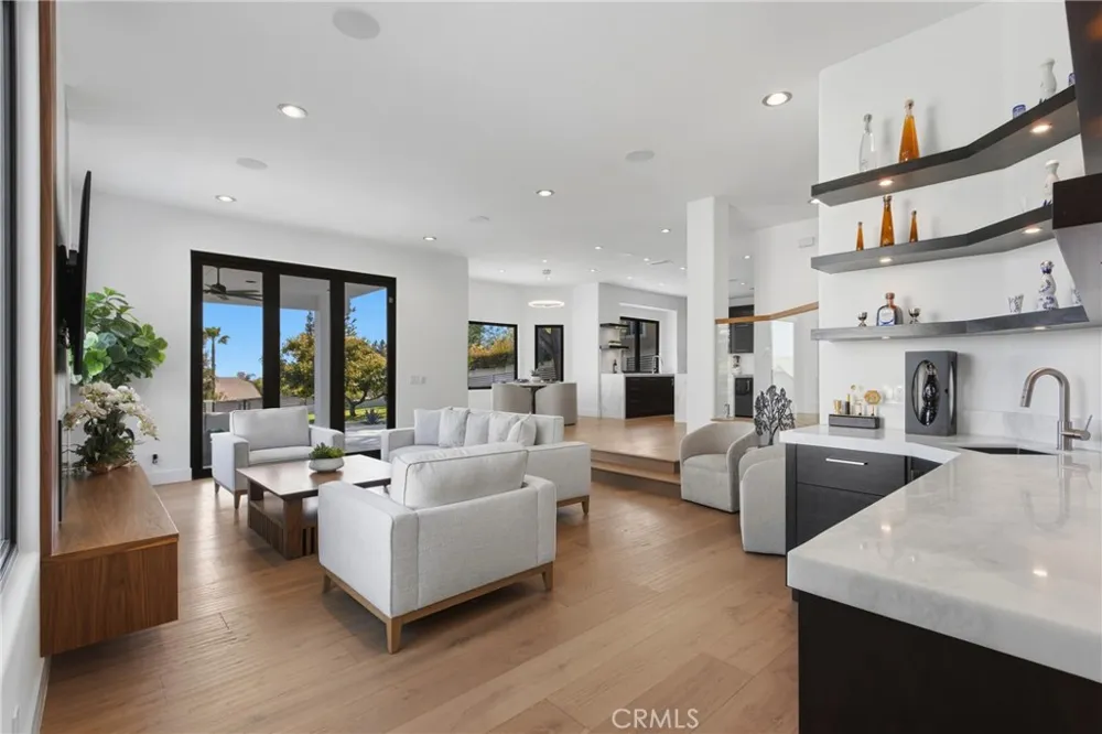 9077 Reales Street Alta Loma, CA 91737