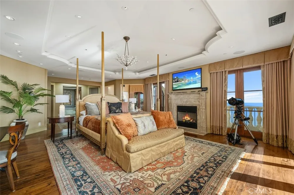 32040 Cape Point Drive Rancho Palos Verdes, CA 90275