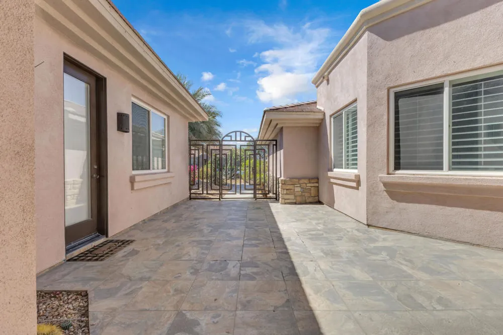 39 Calle Del Norte Rancho Mirage, CA 92270