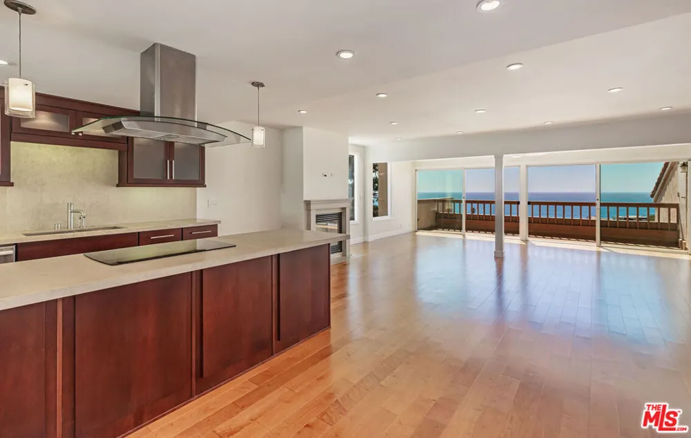 23914 De Ville Way #D Malibu, CA 90265