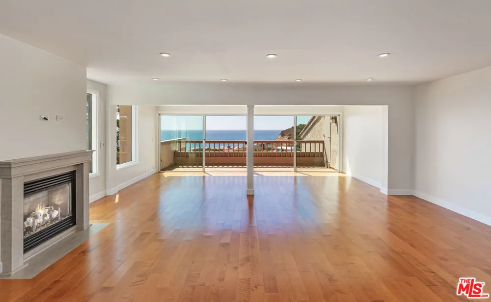 23914 De Ville Way #D Malibu, CA 90265
