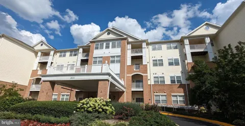 2605 CHAPEL LAKE DRIVE #101