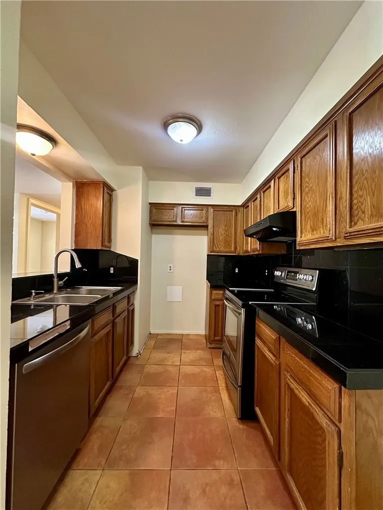 7202 Mansions Drive #E3 Corpus Christi, TX 78414