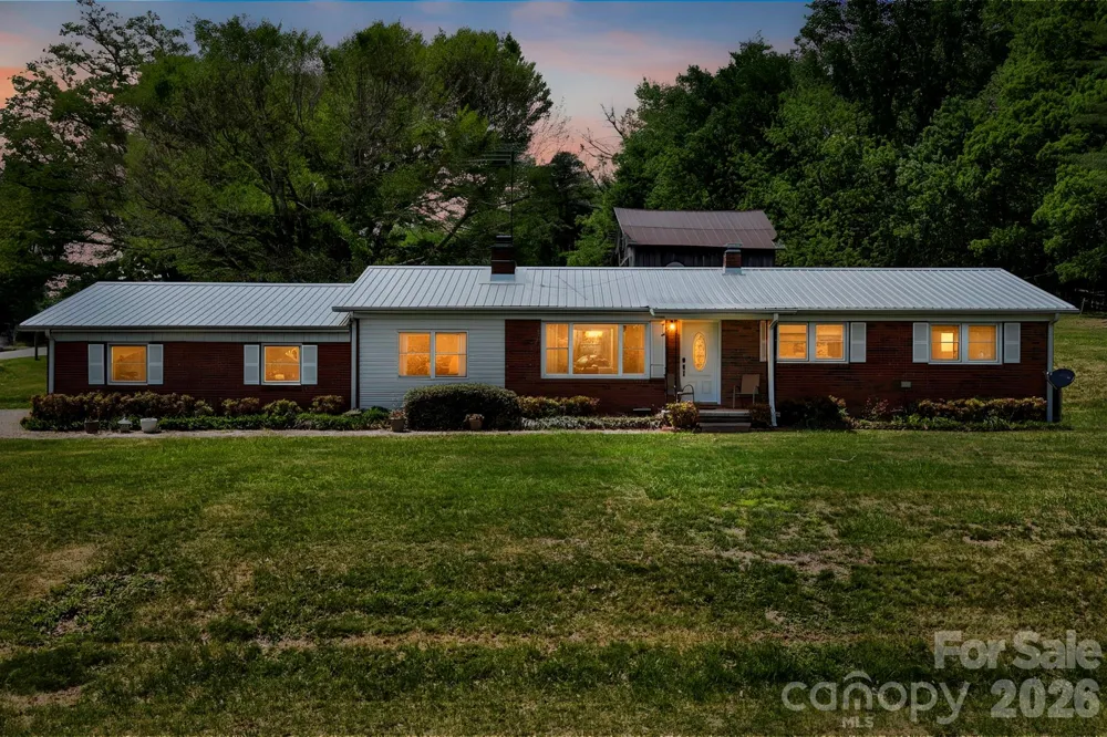 18 Hilda Lane Mills River, NC 28759