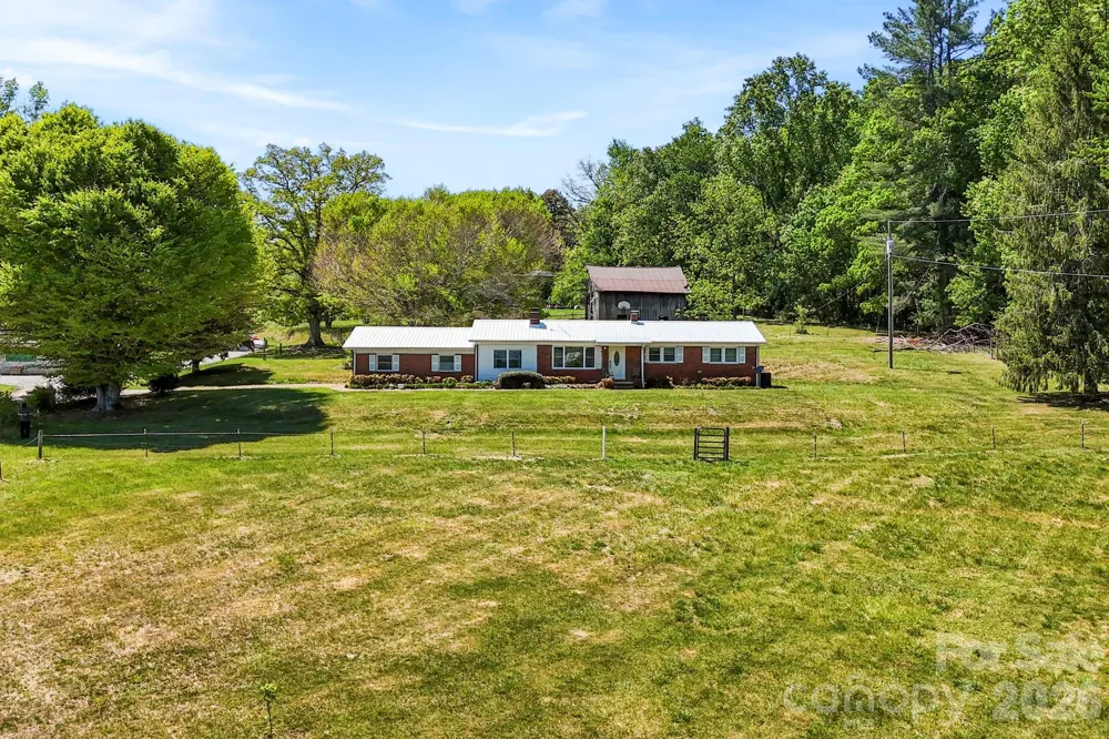 18 Hilda Lane Mills River, NC 28759
