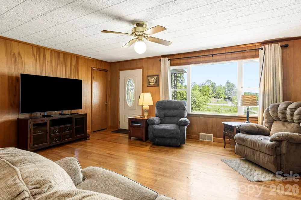 18 Hilda Lane Mills River, NC 28759