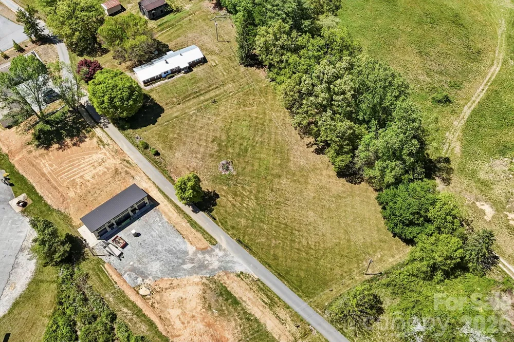 18 Hilda Lane Mills River, NC 28759