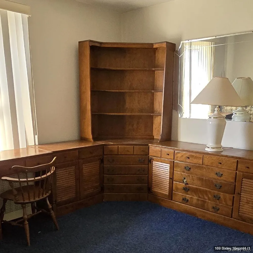 169 Bixley Heath Lynbrook, NY 11563