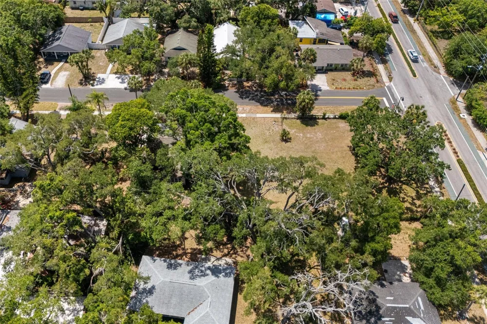 1207 34TH STREET Sarasota, FL 34234