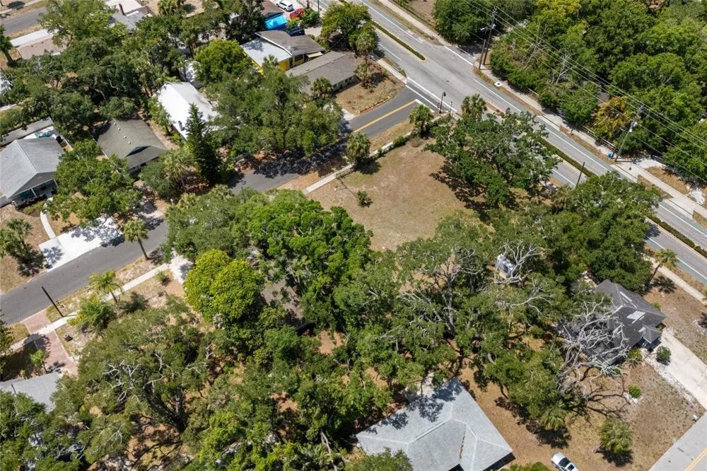 1207 34TH STREET Sarasota, FL 34234