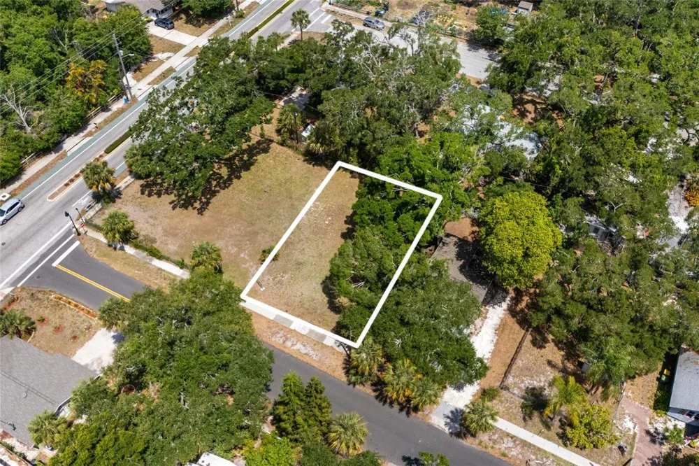 1207 34TH STREET Sarasota, FL 34234