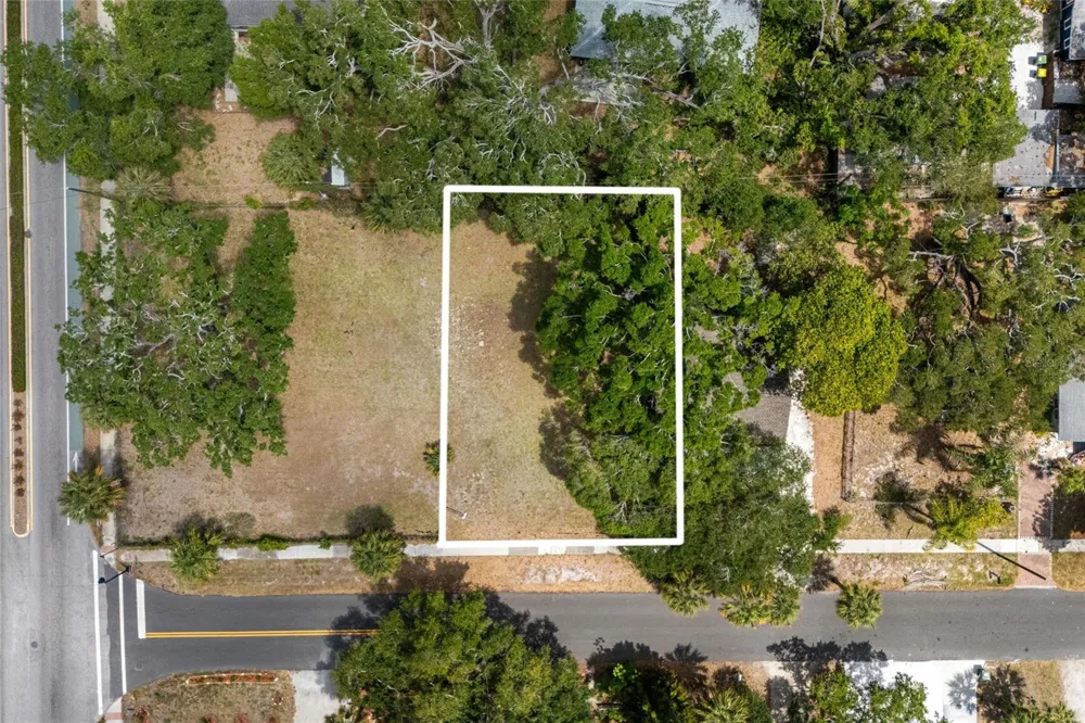1207 34TH STREET Sarasota, FL 34234