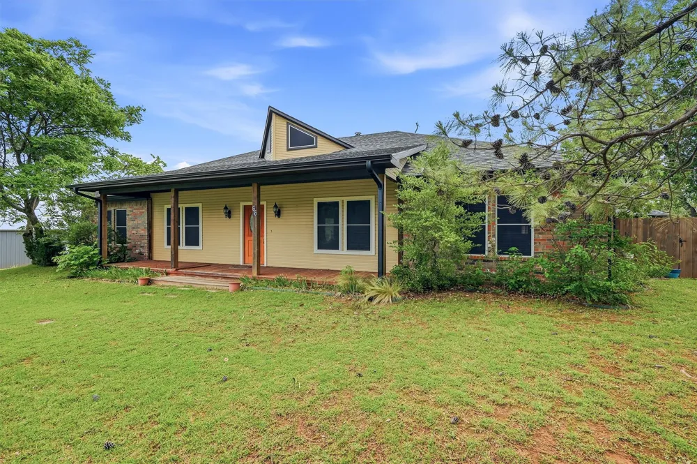 66 Tucker Street Pottsboro, TX 75076