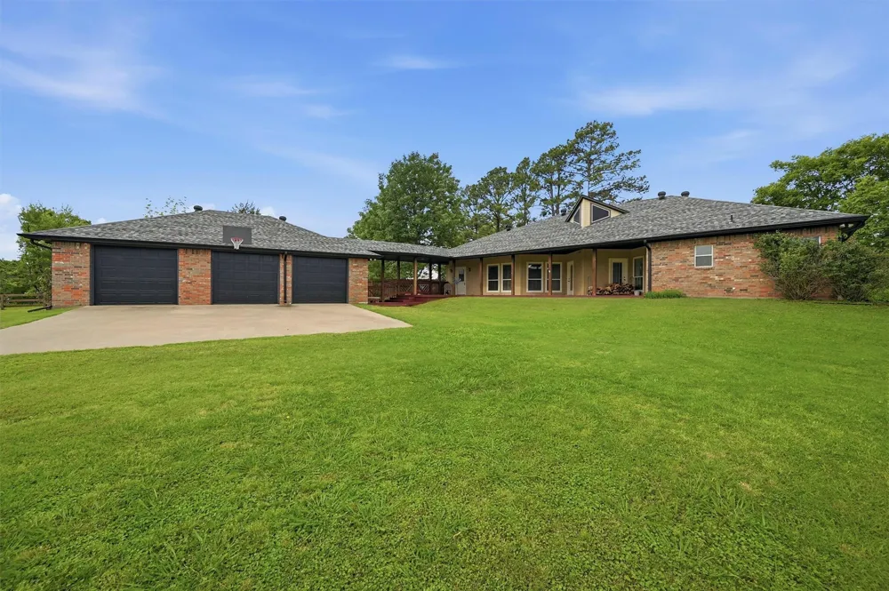 66 Tucker Street Pottsboro, TX 75076