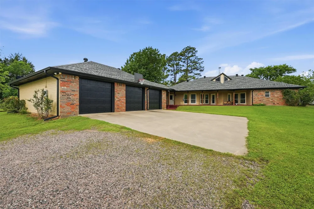 66 Tucker Street Pottsboro, TX 75076