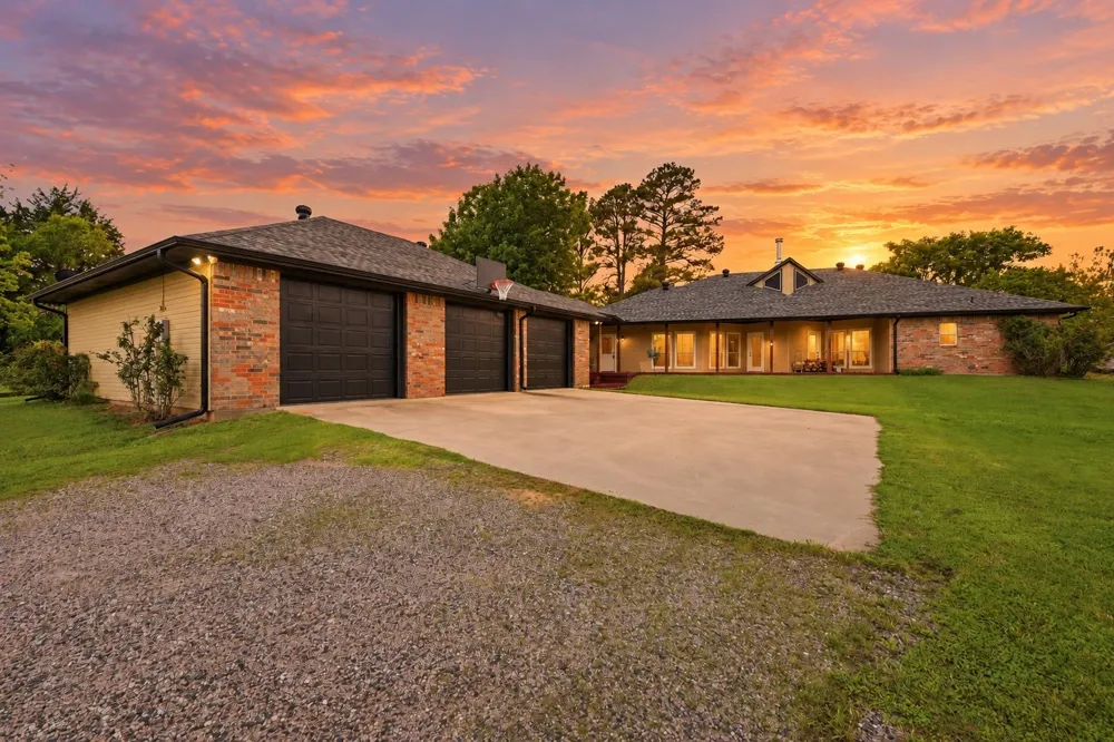 66 Tucker Street Pottsboro, TX 75076