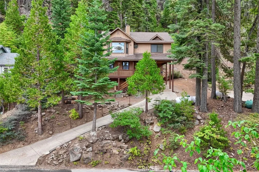 7430 Henness Ridge Road Yosemite, CA 95389