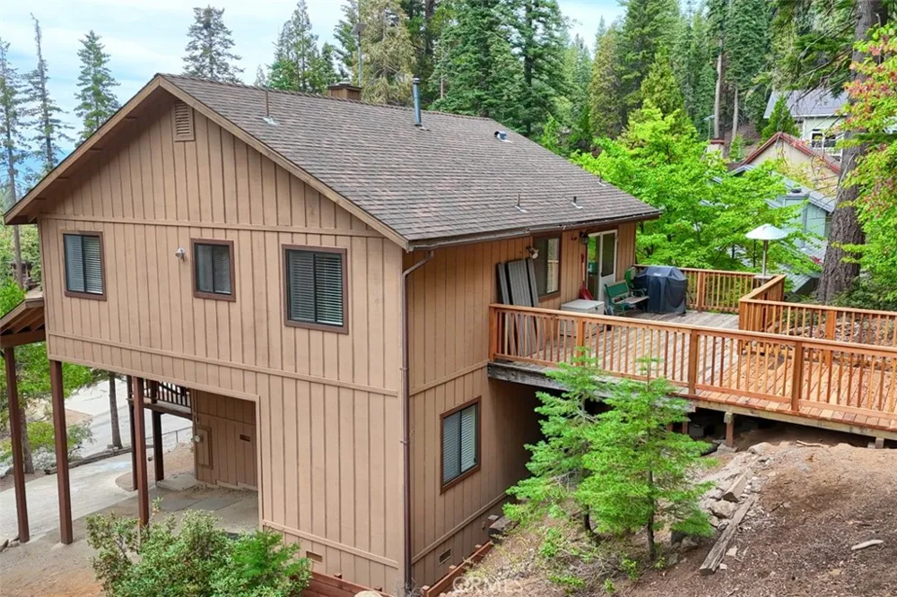 7430 Henness Ridge Road Yosemite, CA 95389