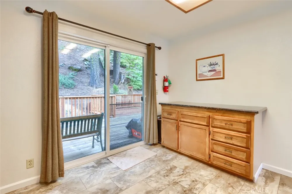 7430 Henness Ridge Road Yosemite, CA 95389