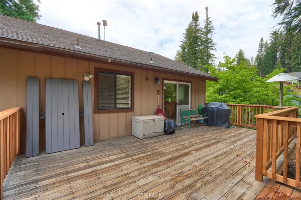 7430 Henness Ridge Road Yosemite, CA 95389