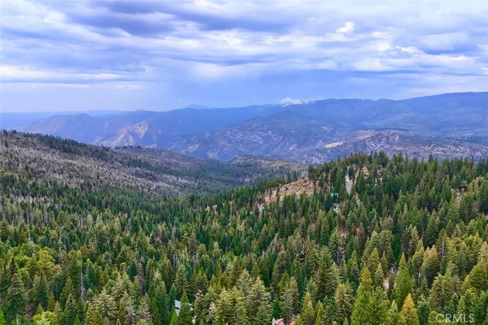 7430 Henness Ridge Road Yosemite, CA 95389