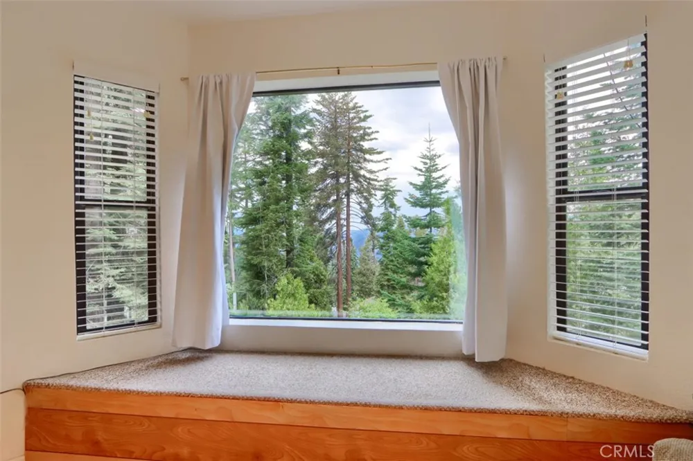 7430 Henness Ridge Road Yosemite, CA 95389